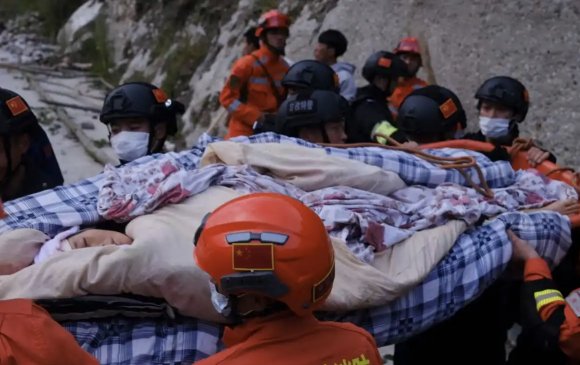 Хятадад газар хөдөлж, 65 хүн нас баржээ