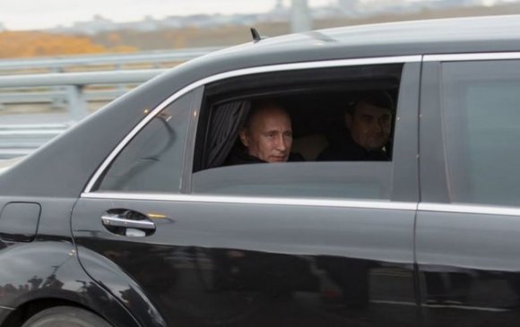 Путины машинд тэсрэх бөмбөг тавьсан байж болзошгүй