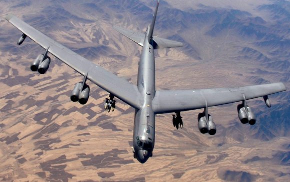АНУ: Австралид бөмбөгдөгч онгоц байршуулахаар төлөвлөжээ