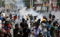 Гаитид олон улсын зэвсэгт хүчин байршуулахыг эсэргүүцэв