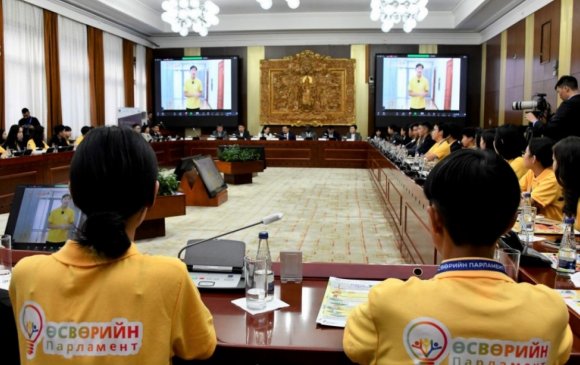 “Өсвөрийн парламент-2022” хөтөлбөрт 91 сурагч хамрагдана