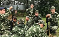ОХУ: Зөвлөлтийн үеийн цэргийн сургалтыг хүүхдүүдэд орно