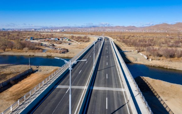 Монгол Улс цементбетонон замтай болох нь улстөрчдийн хүсэл зоригоос л хамаарна