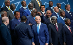 Африк тив геополитикийн өрсөлдөөний нэг хэрэглүүр үү?