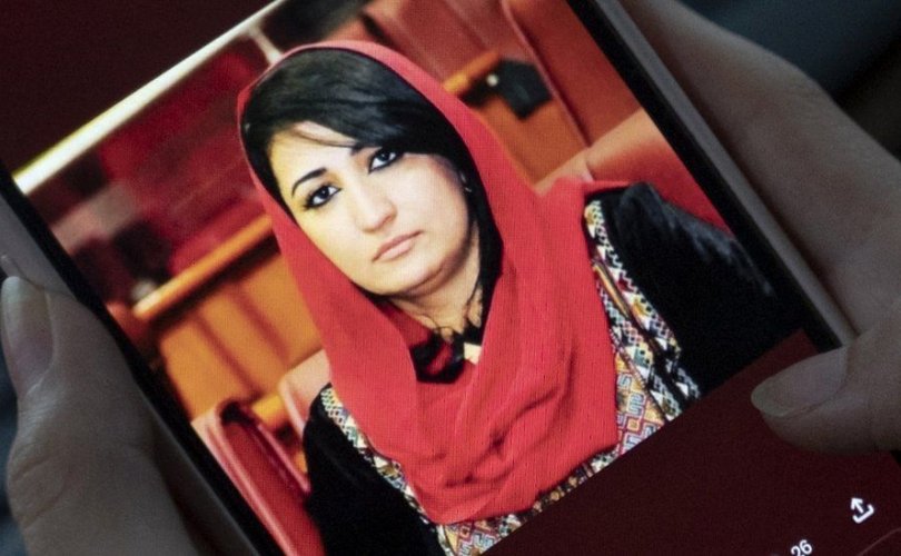 Афганистан: Сүүлчийн эмэгтэй ерөнхий сайд гэртээ буудуулжээ