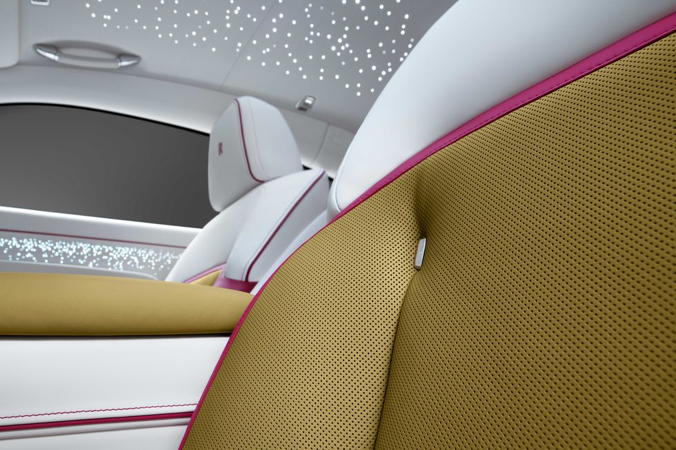 13-spectre-unveiled-the-first-fully-electric-rolls-royce-seat-detail-1666076775