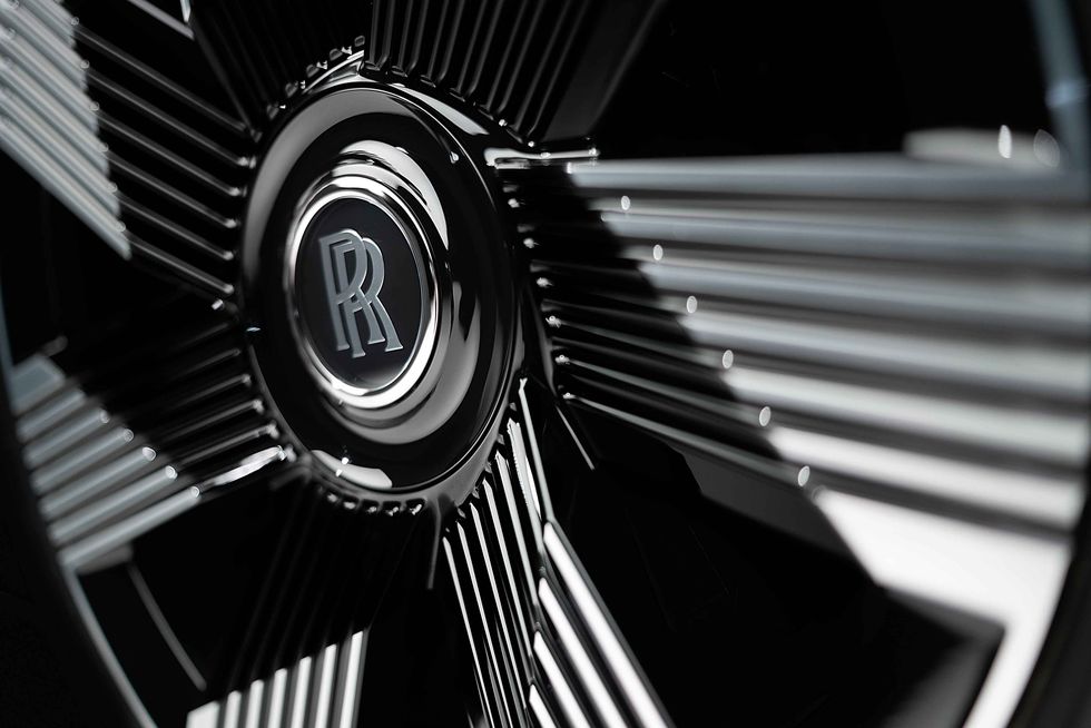 14-spectre-unveiled-the-first-fully-electric-rolls-royce-wheel-1666076864