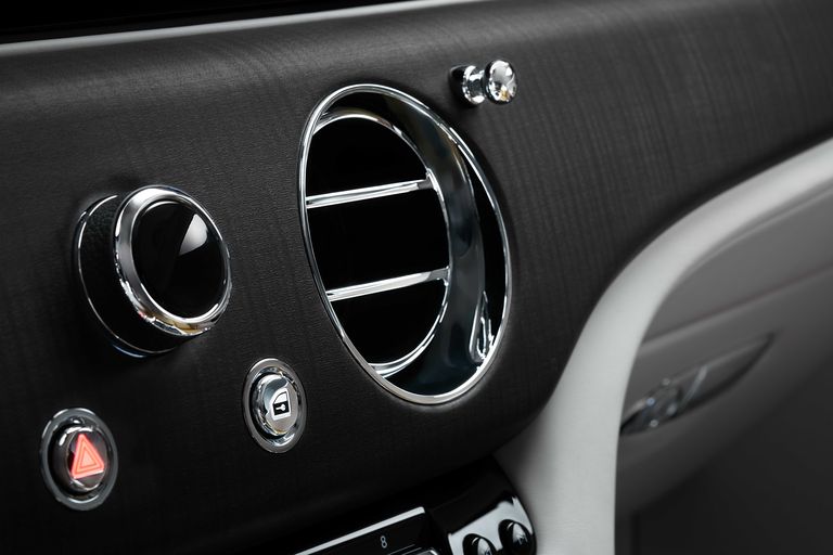 18-spectre-unveiled-the-first-fully-electric-rolls-royce-veneer-1666076778