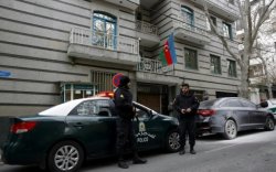 Азербайжаны элчин сайдын яам руу зэвсэгт этгээд халдаж, 1 хүнийг хөнөөжээ