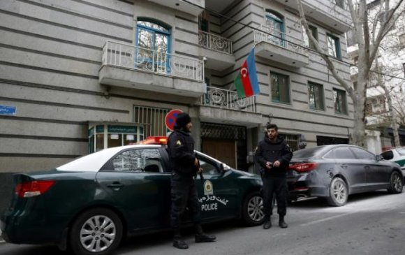 Азербайжаны элчин сайдын яам руу зэвсэгт этгээд халдаж, 1 хүнийг хөнөөжээ