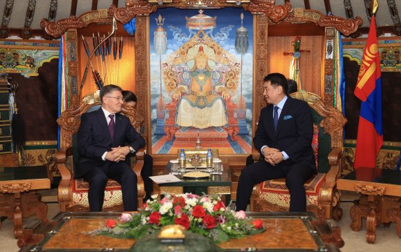 Монгол Улсын Ерөнхийлөгч У.Хүрэлсүхэд И.К.Азизов бараалхлаа