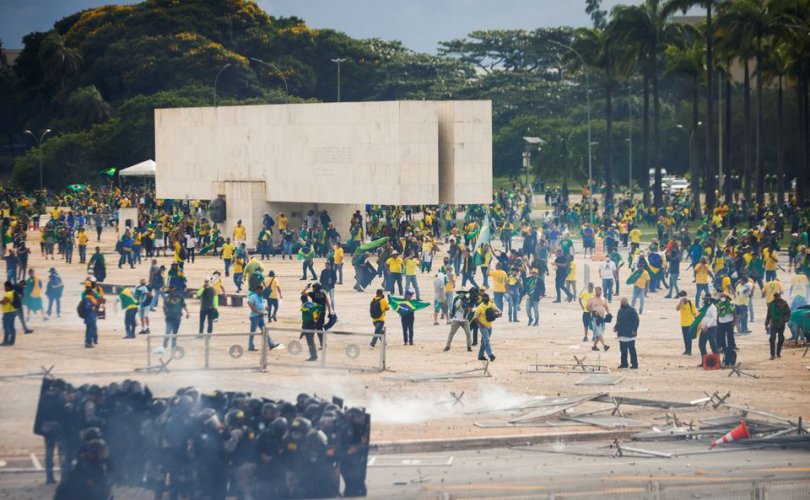 Бразилд Капитолын үймээн давтагдав