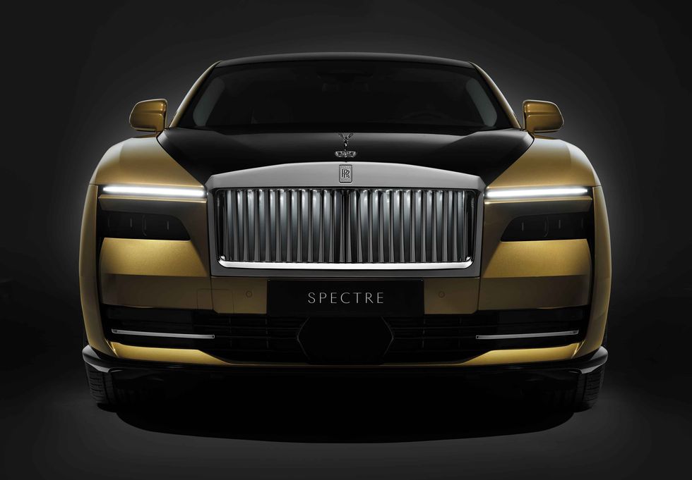 8-spectre-unveiled-the-first-fully-electric-rolls-royce-front-dark-1666076862