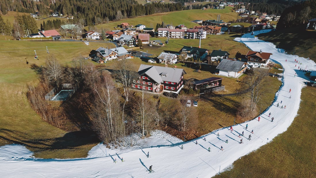 http___cdn.cnn.com_cnnnext_dam_assets_230103111423-01-no-snow-european-ski-resorts-austria