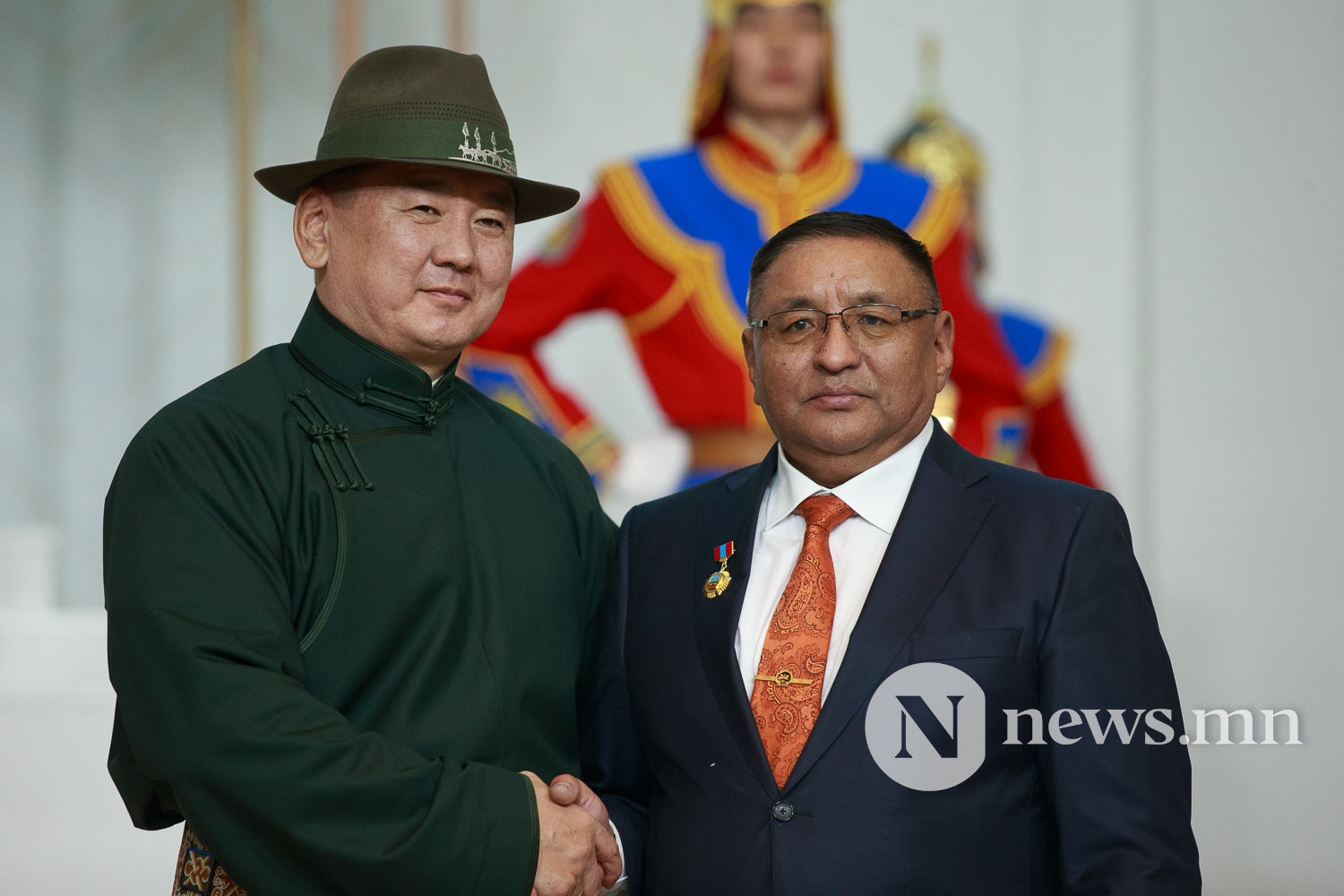 Усан туулай жилийн сар шинийн баярыг тохиолдуулан Монгол Улсын Ерөнхийлөгч У.Хүрэлсүх төрийн дээд цол, одон, медаль гардууллаа (10)