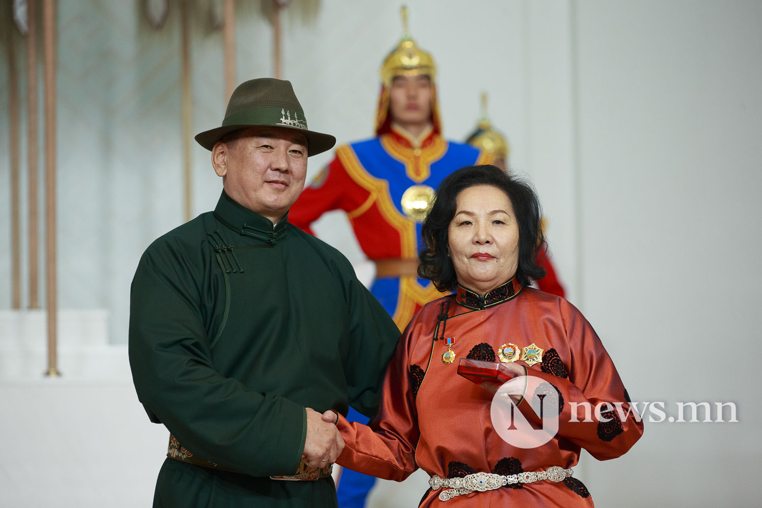 Усан туулай жилийн сар шинийн баярыг тохиолдуулан Монгол Улсын Ерөнхийлөгч У.Хүрэлсүх төрийн дээд цол, одон, медаль гардууллаа (11)