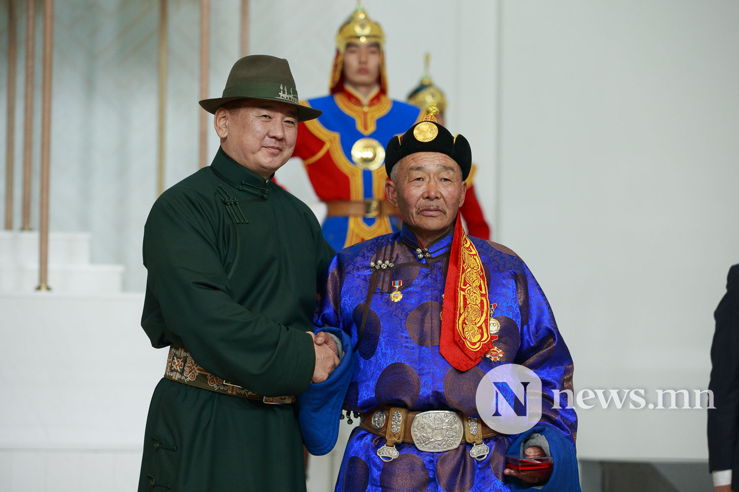 Усан туулай жилийн сар шинийн баярыг тохиолдуулан Монгол Улсын Ерөнхийлөгч У.Хүрэлсүх төрийн дээд цол, одон, медаль гардууллаа (12)