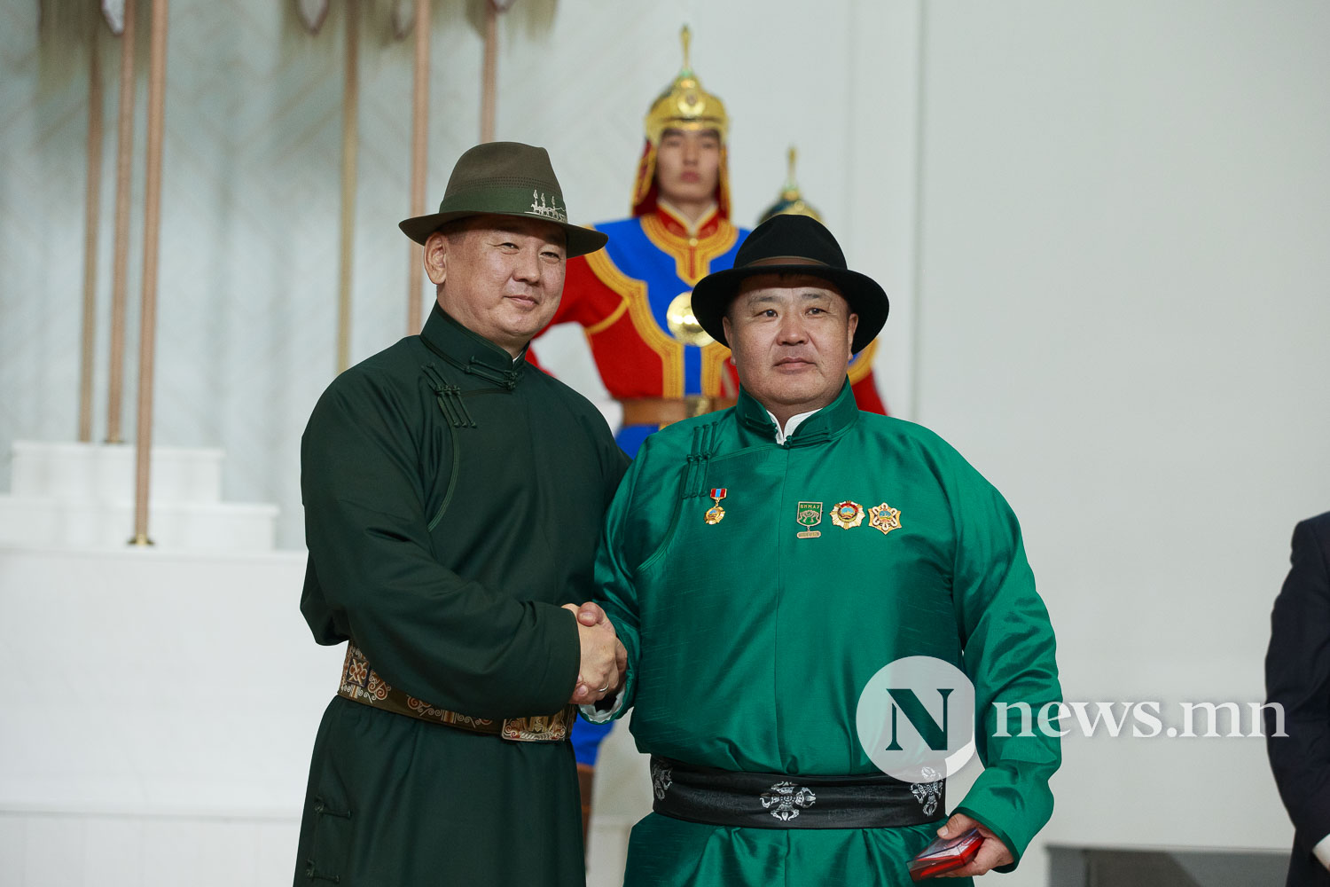 Усан туулай жилийн сар шинийн баярыг тохиолдуулан Монгол Улсын Ерөнхийлөгч У.Хүрэлсүх төрийн дээд цол, одон, медаль гардууллаа (13)