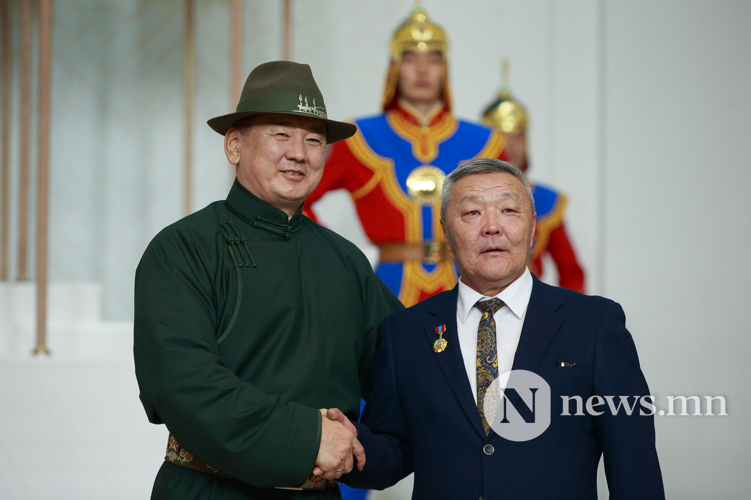 Усан туулай жилийн сар шинийн баярыг тохиолдуулан Монгол Улсын Ерөнхийлөгч У.Хүрэлсүх төрийн дээд цол, одон, медаль гардууллаа (15)