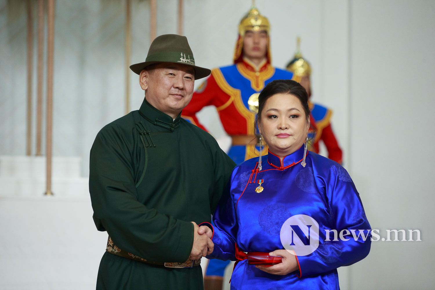 Усан туулай жилийн сар шинийн баярыг тохиолдуулан Монгол Улсын Ерөнхийлөгч У.Хүрэлсүх төрийн дээд цол, одон, медаль гардууллаа (16)