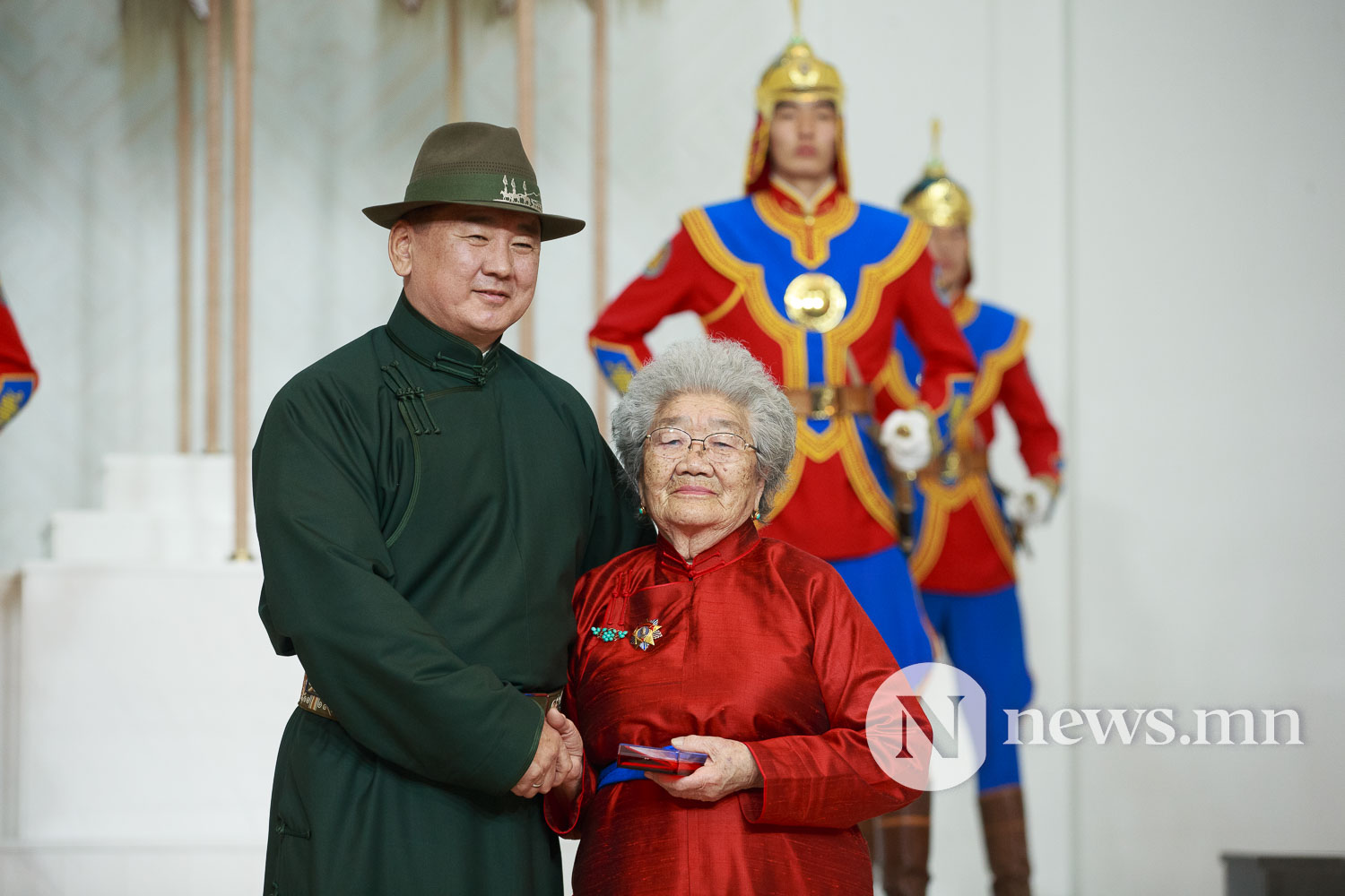 Усан туулай жилийн сар шинийн баярыг тохиолдуулан Монгол Улсын Ерөнхийлөгч У.Хүрэлсүх төрийн дээд цол, одон, медаль гардууллаа (19)