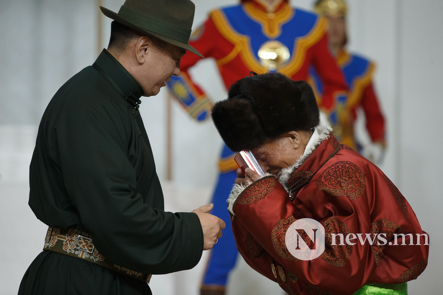 Усан туулай жилийн сар шинийн баярыг тохиолдуулан Монгол Улсын Ерөнхийлөгч У.Хүрэлсүх төрийн дээд цол, одон, медаль гардууллаа (2)