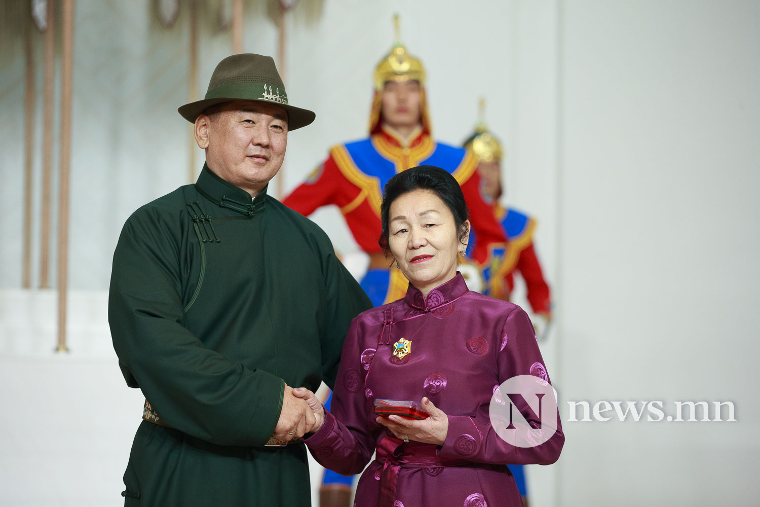 Усан туулай жилийн сар шинийн баярыг тохиолдуулан Монгол Улсын Ерөнхийлөгч У.Хүрэлсүх төрийн дээд цол, одон, медаль гардууллаа (26)