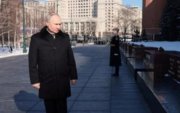Путин баривчлах тушаалын дараа Крымд очив