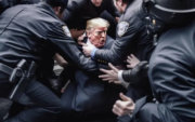 Трампын зургийг хуурамчаар хийсэн сэтгүүлчийг "шийтгэжээ"