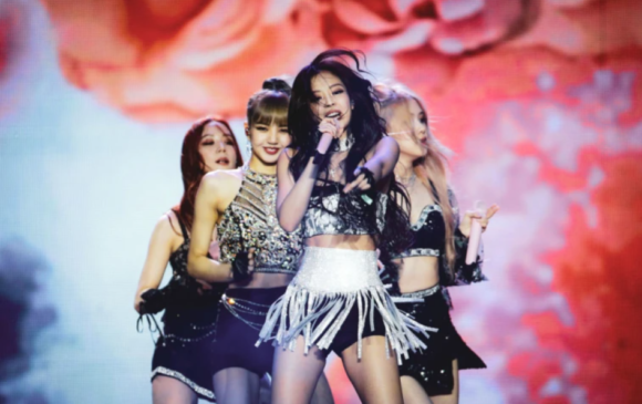 "BlackPink" хамтлаг "Coachella"-ийн тайзнаа