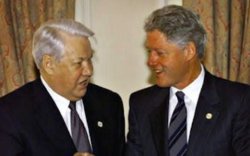 Украин цөмийн зэвсэггүй болсонд Билл Клинтон буруутай