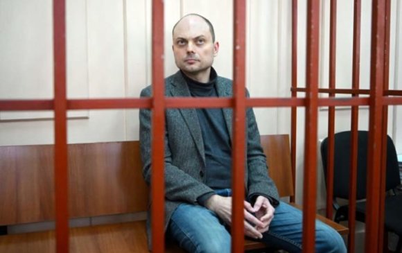 Дайныг шүүмжилсэн орос сэтгүүлчид 25 жилийн ял оноолоо