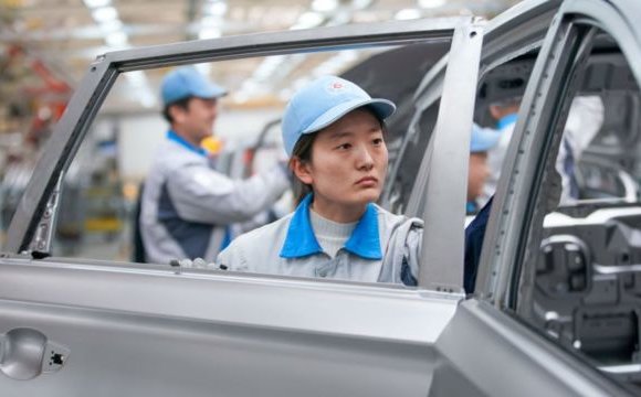 Хятад улс автомашины экспортоороо Японыг гүйцэв