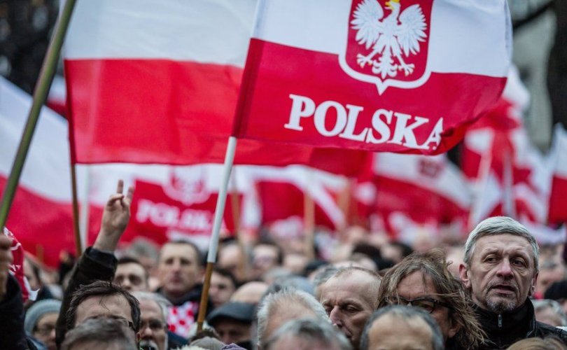 Польшийг Оросын нөлөөллөөс салгах хууль