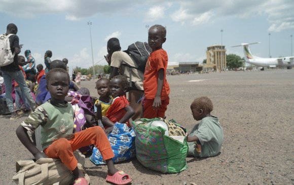 Судан: Тусламж хүлээсэн хүүхдүүд өдөр бүр амиа алдсаар байна