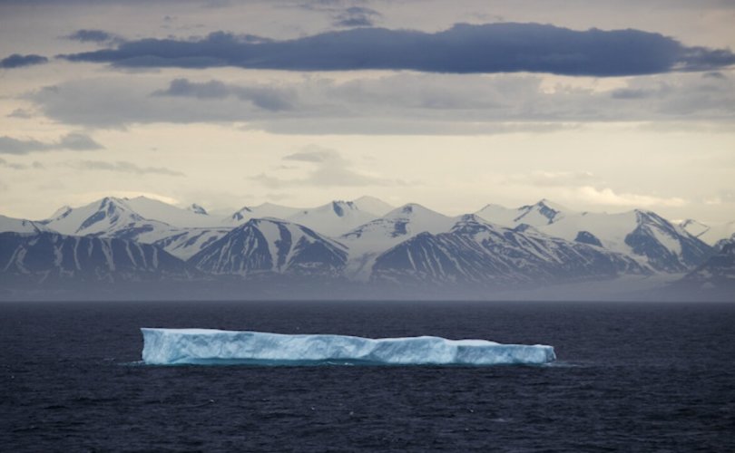 Арктик 2030 он гэхэд зундаа мөсгүй болно