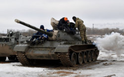 Тэсрэх бодисоор тоноглосон хүнгүй танкуудыг Украин руу илгээжээ