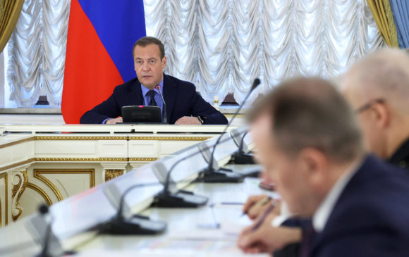 Медведев: НАТО дэлхийн III дайныг улам ойртуулж байна