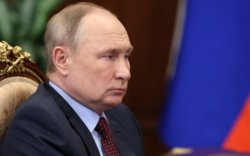 Путин бие хамгаалагчдаа итгэдэггүй учир хуурамч мэдээлэл өгдөг