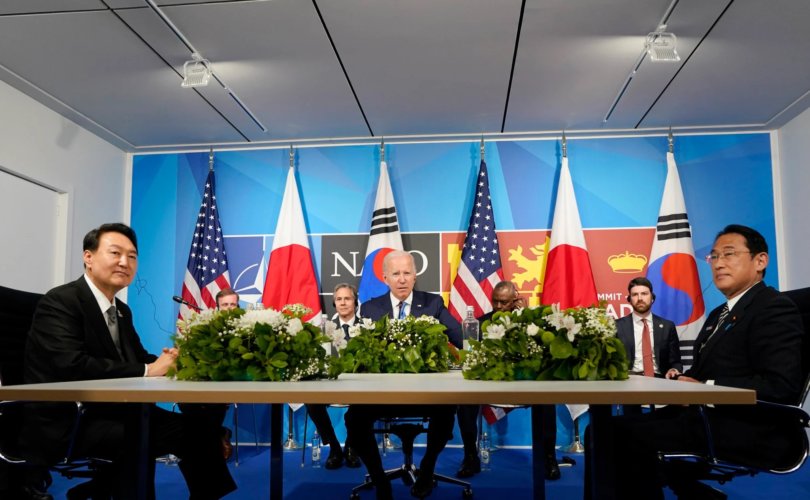 Бээжин: Ази-Номхон далайд НАТО-г хөл тавиулахгүй