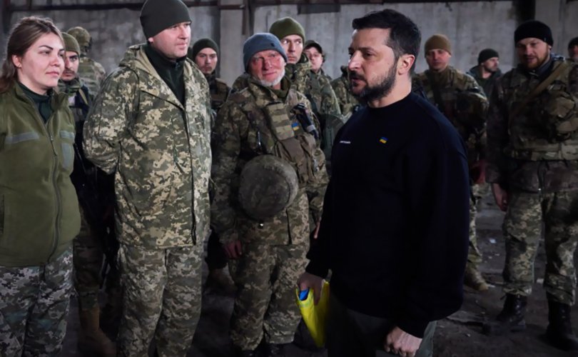 Украины армид 500 мянган цэрэг татах шаардлагатай байна