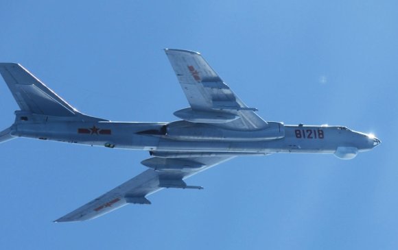 Окинава дахь АНУ-ын баазын ойролцоо Хятадын бөмбөгдөгч онгоц нисчээ