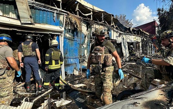 Донецк пуужингийн цохилтод өртөж, 17 хүн нас барав