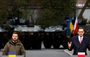 Польшоос Путинд барьсан бэлэг