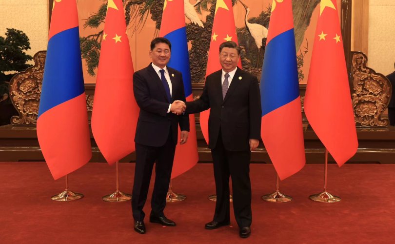 Монгол Улсын Ерөнхийлөгч У.Хүрэлсүх БНХАУ-ын дарга Ши Жиньпинтэй уулзав