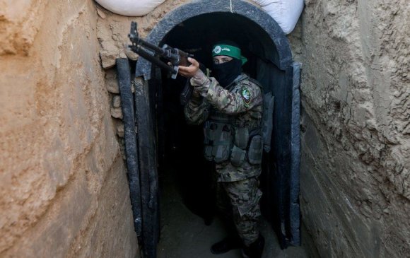 Газын зурвас дахь Хамасын нууцлаг хонгилыг онилжээ