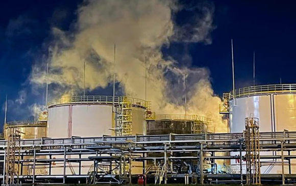 Краснодар хязгаар дахь газрын тосны үйлдвэрт дроноор халджээ