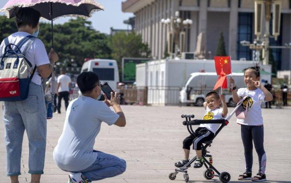 Ши Жиньпин: Эмэгтэйчүүд гэр бүлийн шинэ чиг хандлагыг бий болгох ёстой