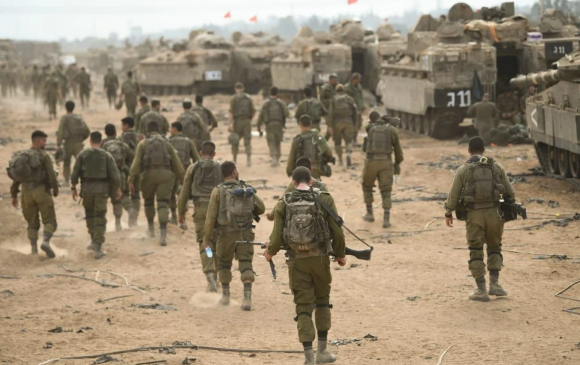 Израиль, Хамасын цэргүүд анх удаа хуурай замаар дайтав