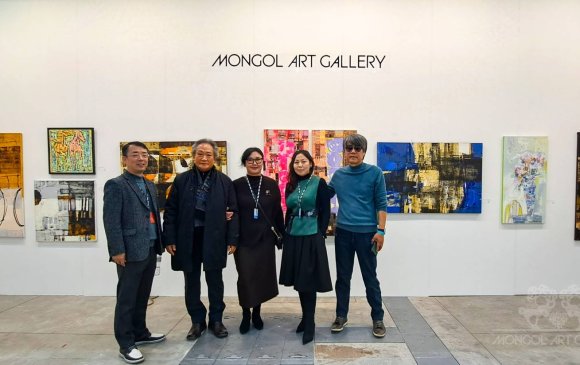 "Монгол арт" галерейн хамт олон Дэжон олон улсын арт шоунд оролцов